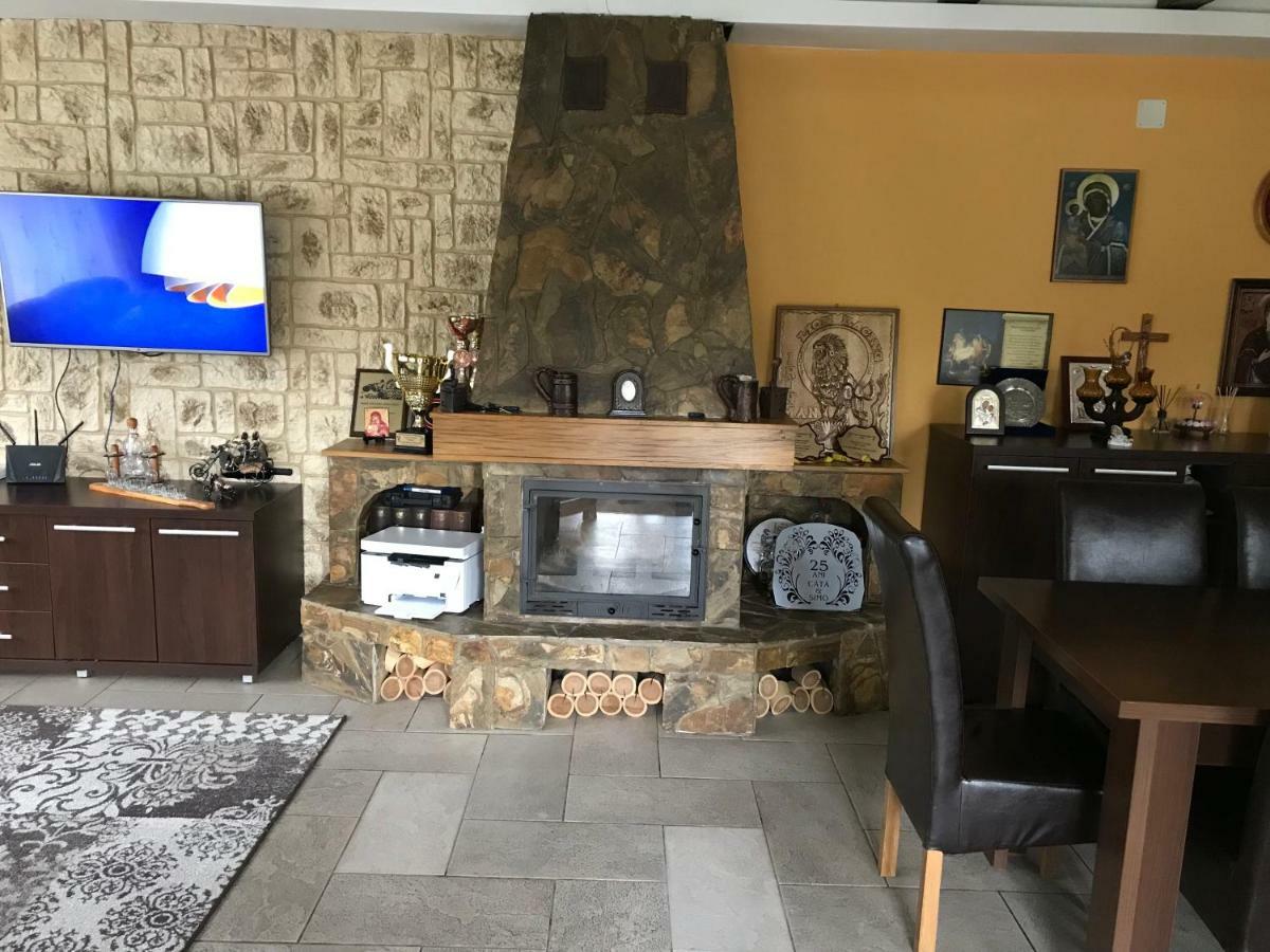 Pensiunea Raiul Muntilor Sebiş Exteriér fotografie