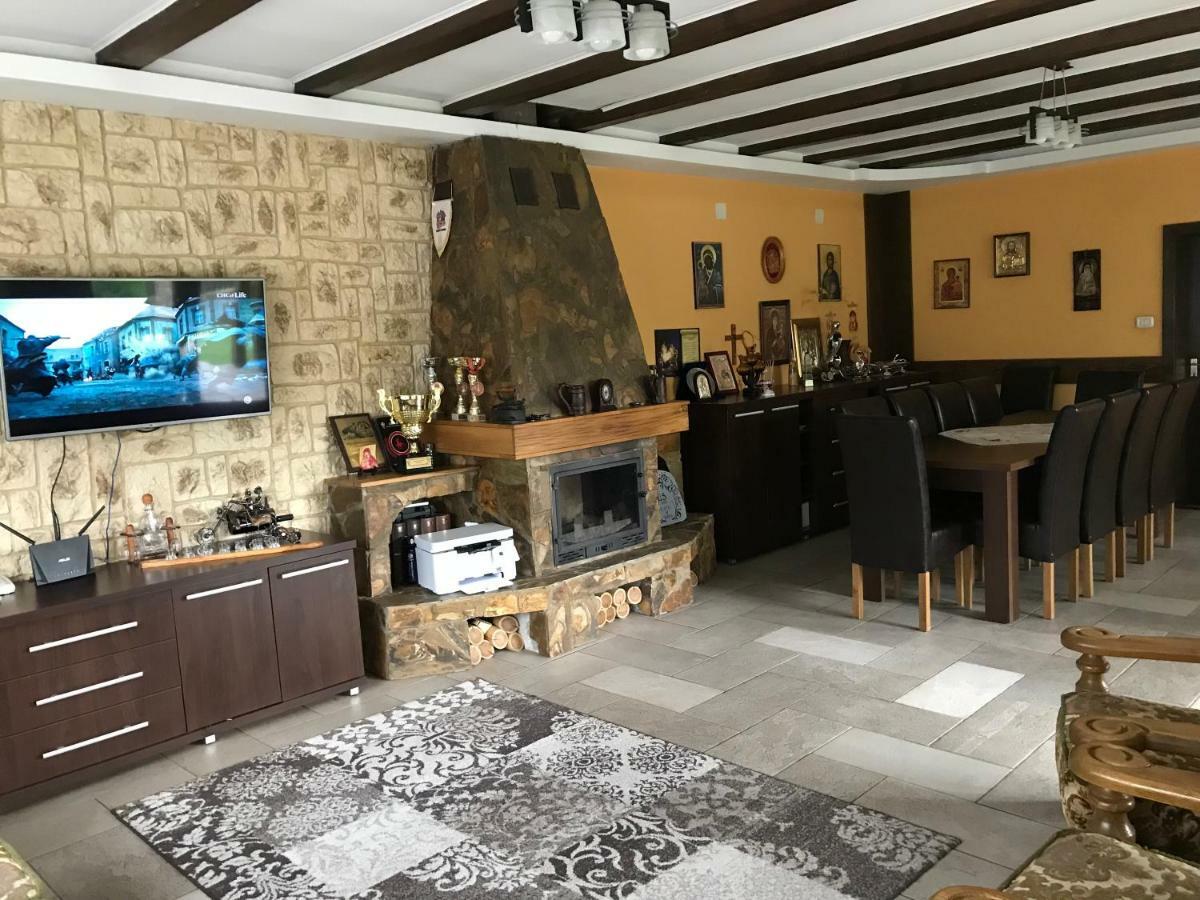 Pensiunea Raiul Muntilor Sebiş Exteriér fotografie